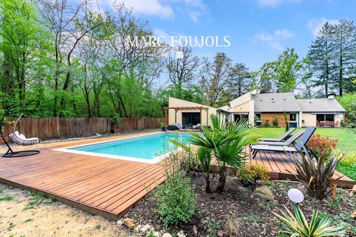 Image No.1-5 Bed House for sale