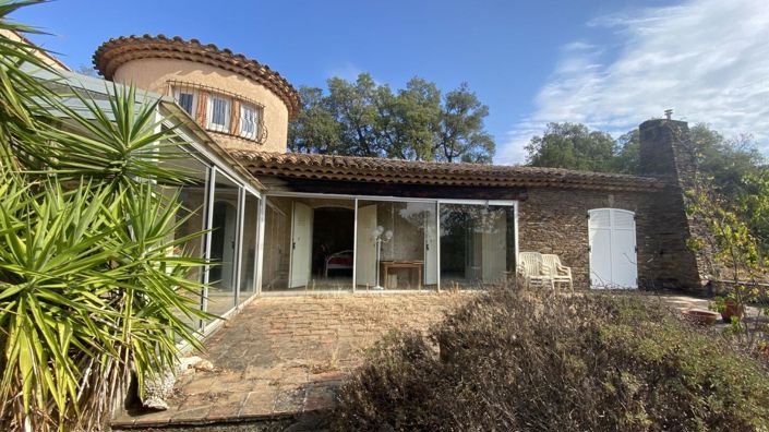 Image No.1-4 Bed Property for sale