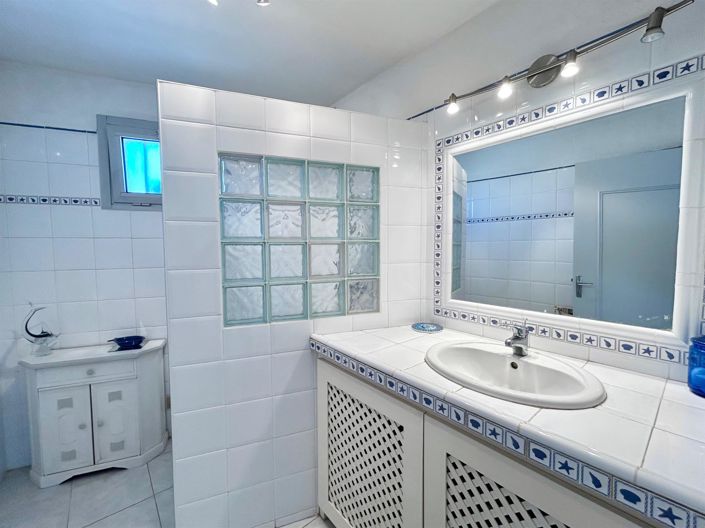 Image No.10-3 Bed Apartment for sale