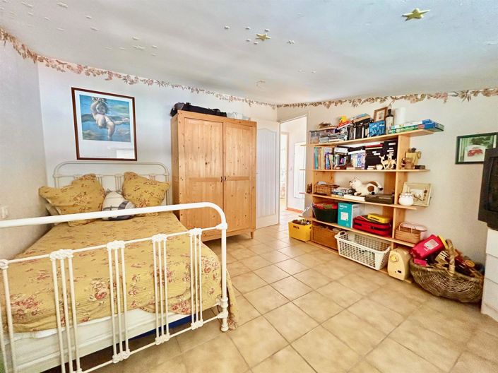 Image No.18-3 Bed Apartment for sale