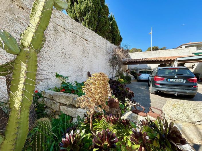 Image No.23-3 Bed Apartment for sale