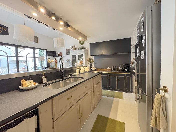 Image No.11-5 Bed House for sale