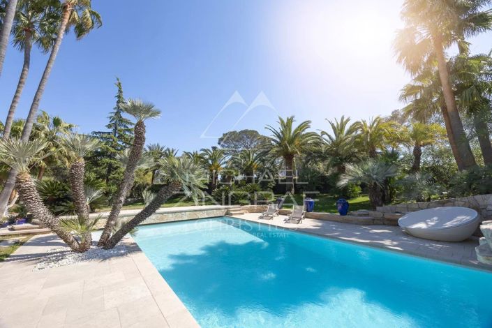 Image No.3-5 Bed House for sale