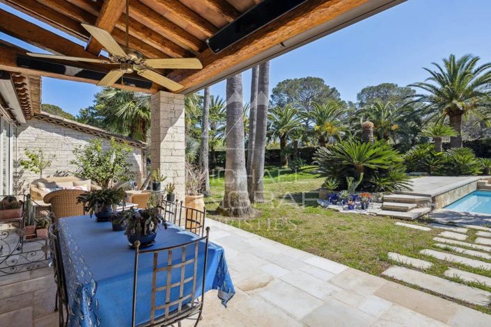 Image No.5-5 Bed House for sale