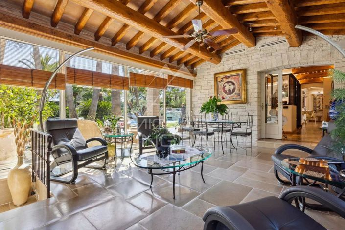 Image No.7-5 Bed House for sale