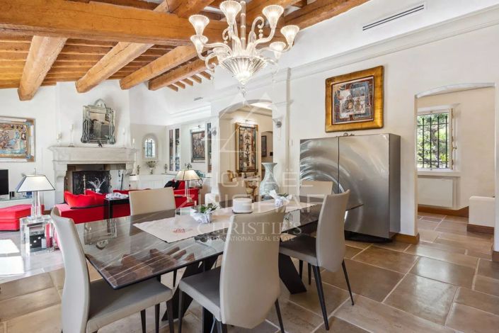 Image No.9-5 Bed House for sale