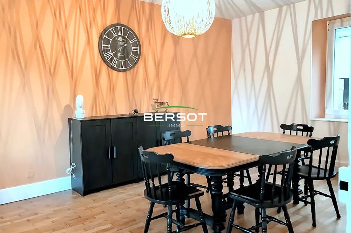Image No.1-4 Bed House for sale