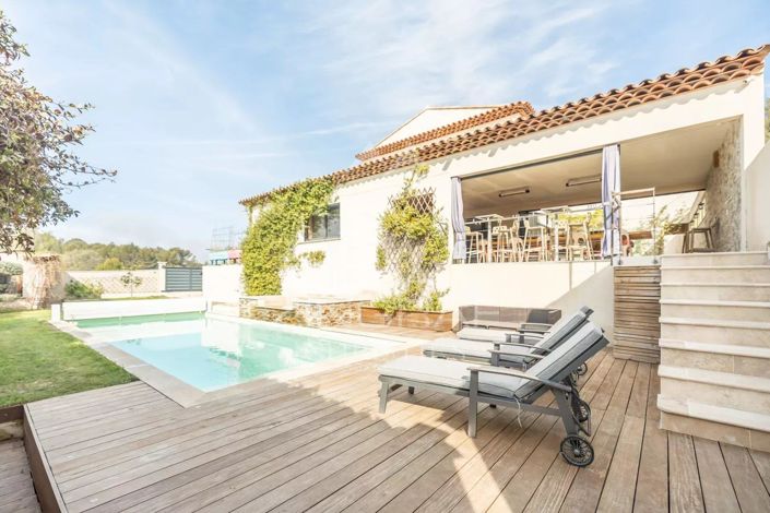 Image No.1-4 Bed House for sale