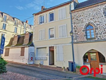 1 - Néris-les-Bains, Property