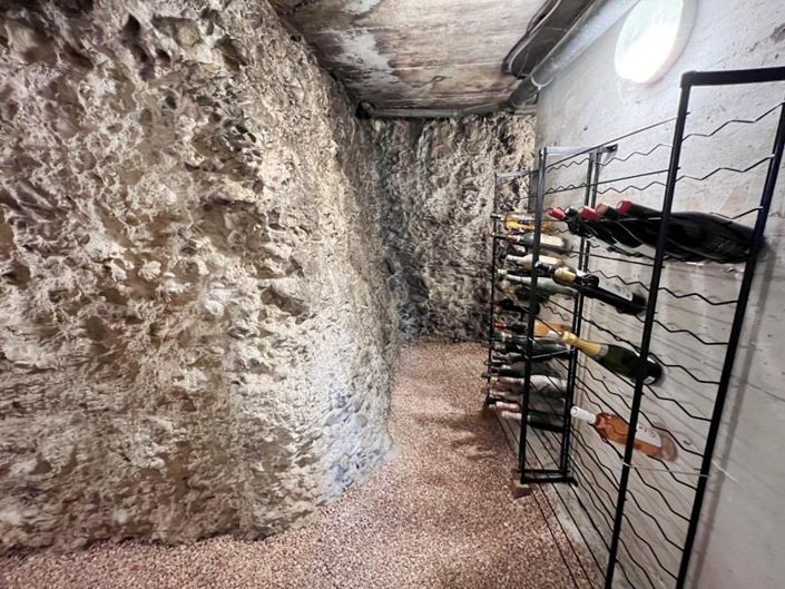 Image No.15-6 Bed House for sale