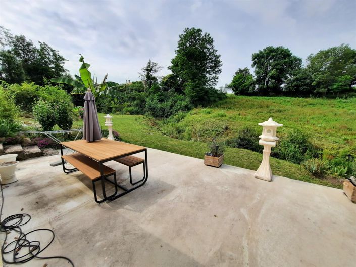 Image No.1-4 Bed House for sale