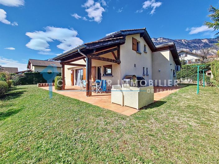 Image No.1-4 Bed House for sale