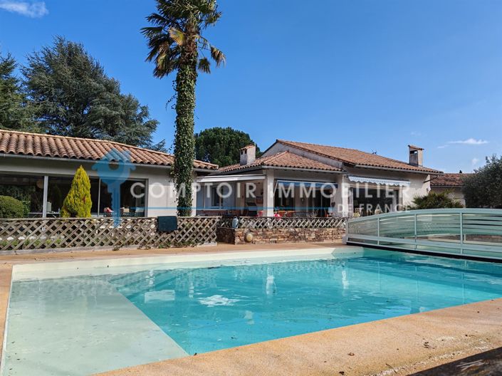 Image No.1-4 Bed House for sale