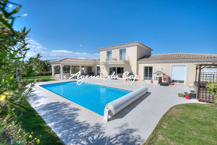 Image No.1-5 Bed House for sale