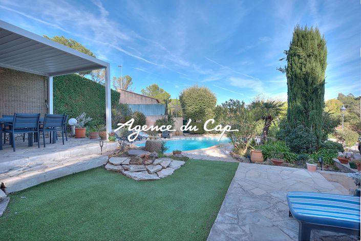 Image No.1-4 Bed House for sale