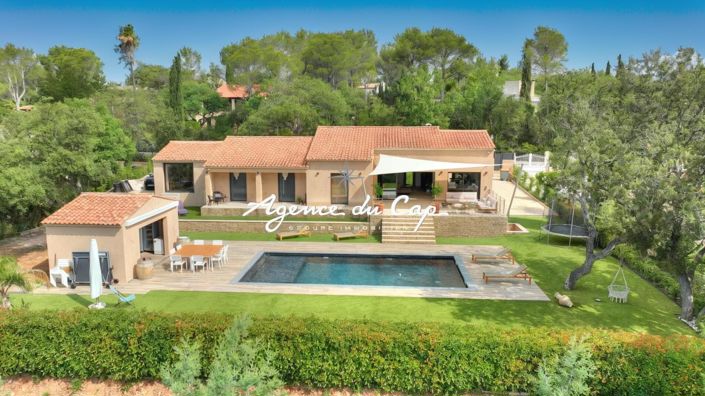 Image No.1-3 Bed House for sale