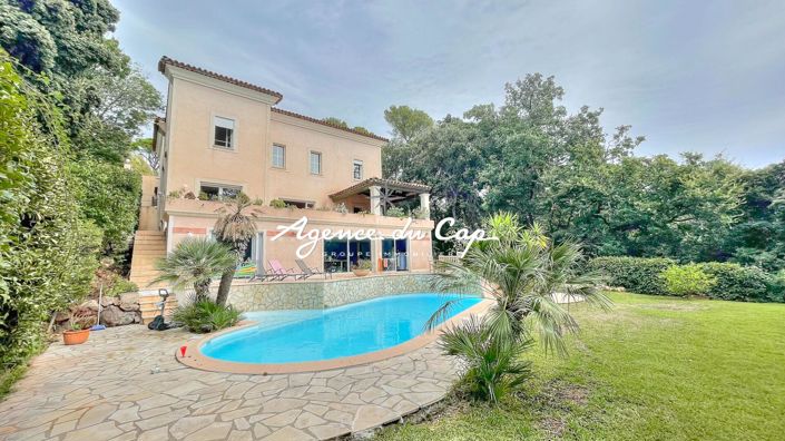 Image No.1-6 Bed House for sale