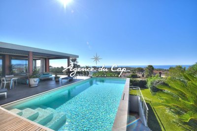 1 - Saint-Raphael, Property