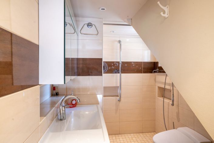 Image No.11-4 Bed House for sale