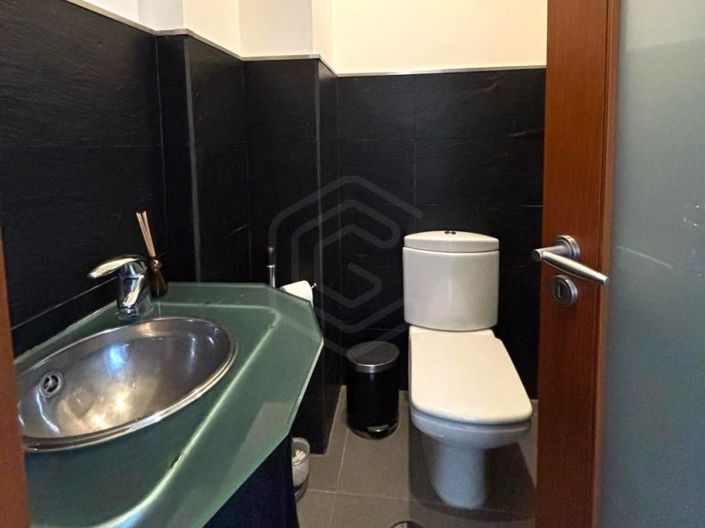 Image No.12-3 Bed House for sale