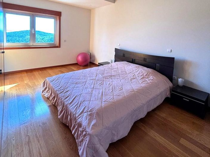 Image No.15-3 Bed House for sale