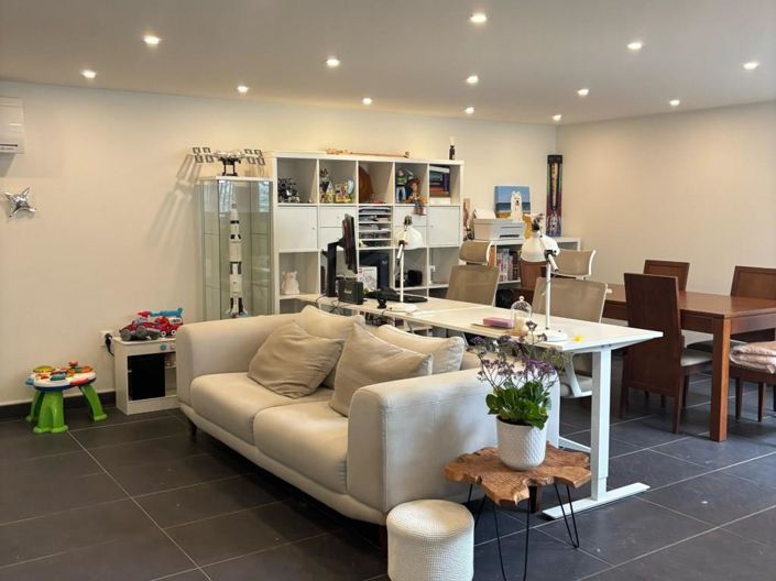 Image No.2-3 Bed House for sale