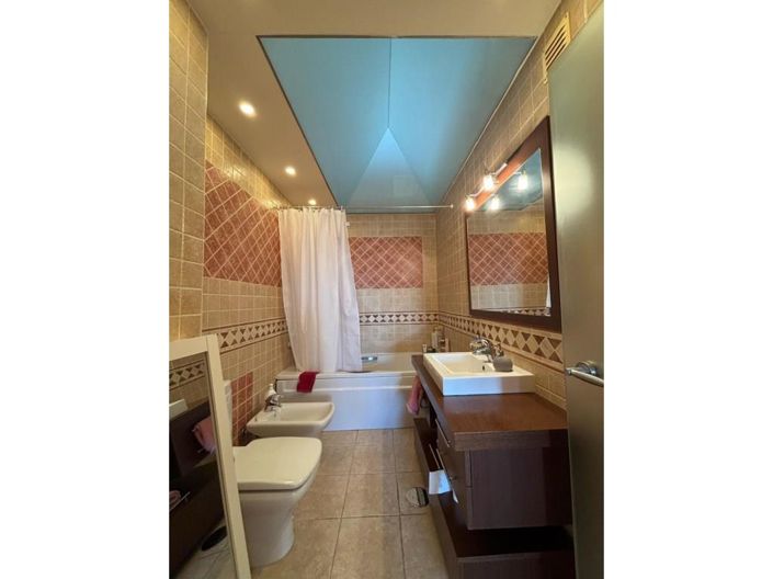 Image No.24-3 Bed House for sale