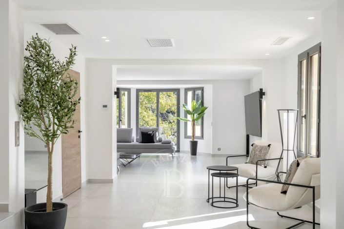 Image No.3-7 Bed House for sale