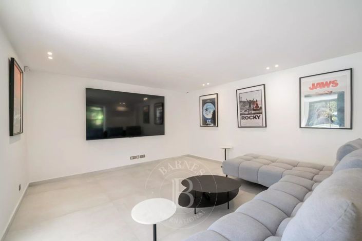 Image No.9-7 Bed House for sale