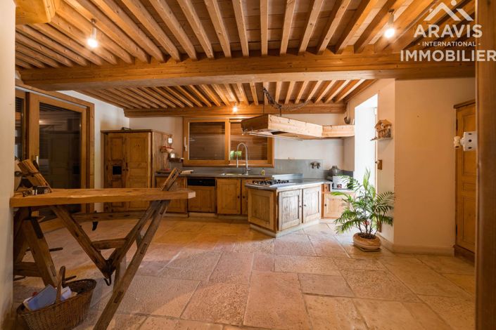 Image No.10-6 Bed House for sale