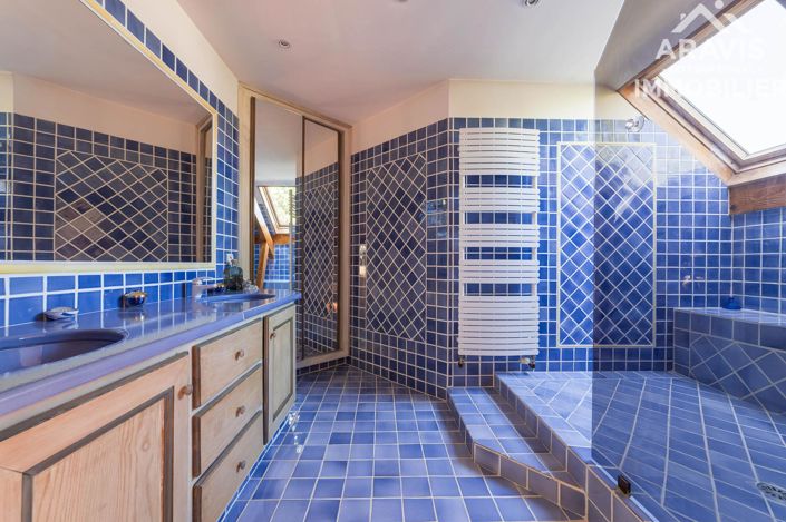 Image No.17-6 Bed House for sale