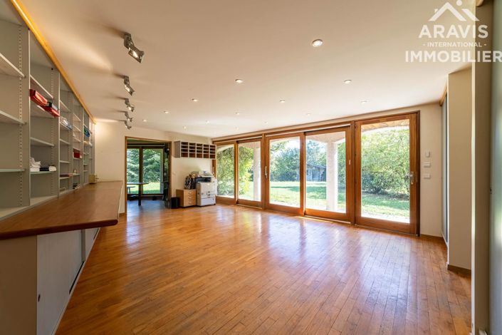 Image No.19-6 Bed House for sale