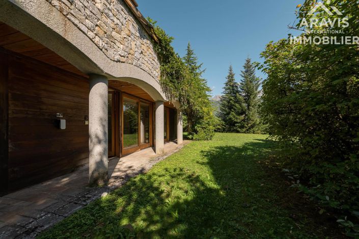 Image No.24-6 Bed House for sale