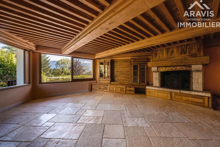 Image No.7-6 Bed House for sale