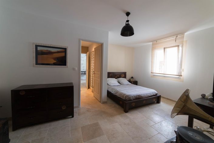 Image No.17-6 Bed House for sale