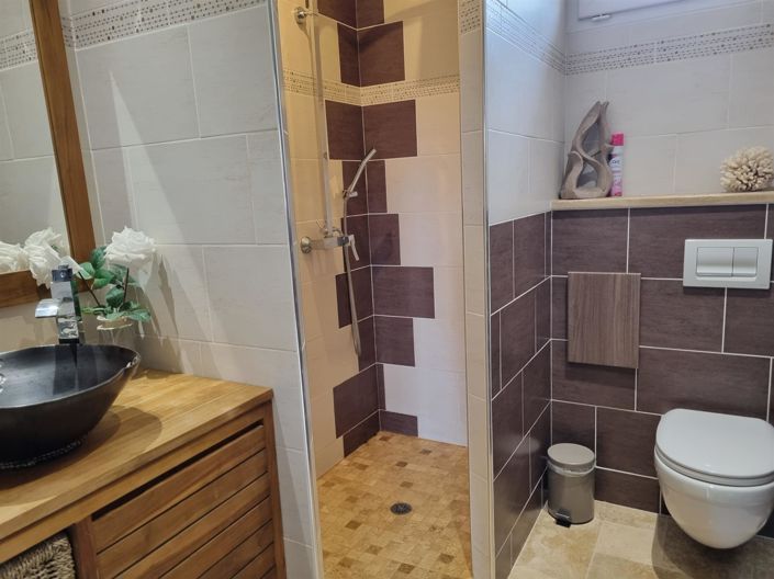 Image No.23-6 Bed House for sale