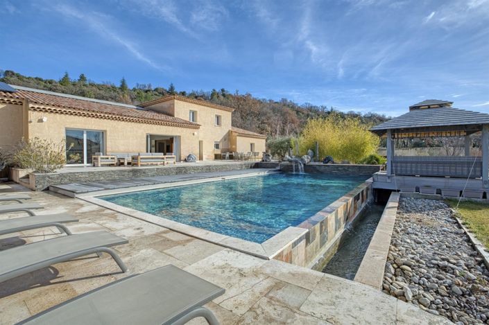 Image No.24-6 Bed House for sale