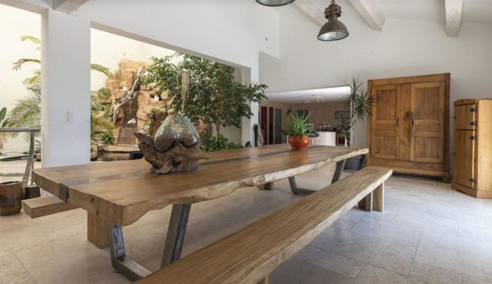 Image No.8-6 Bed House for sale