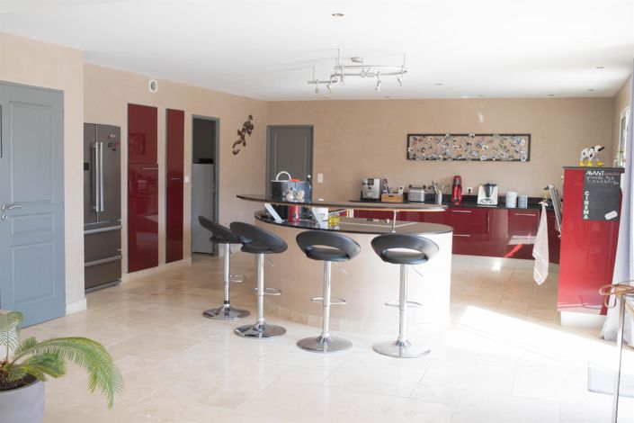 Image No.9-6 Bed House for sale