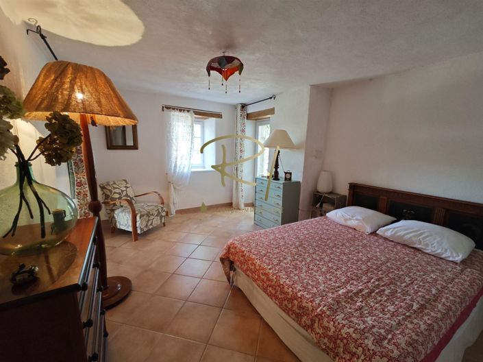 Image No.9-3 Bed House for sale