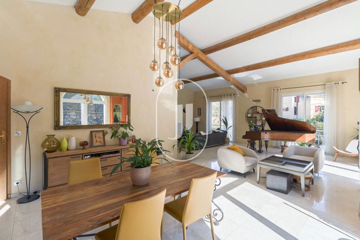 Image No.4-6 Bed House for sale