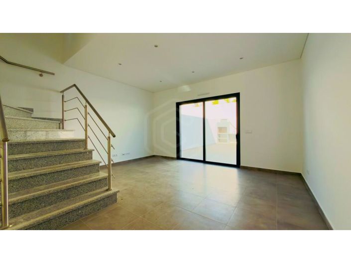 Image No.4-2 Bed House for sale