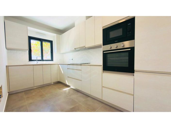 Image No.5-2 Bed House for sale