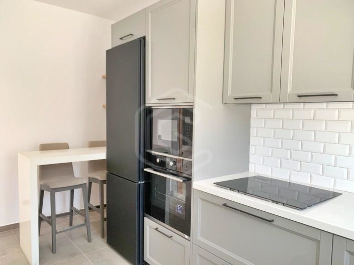 Image No.1-2 Bed House for sale