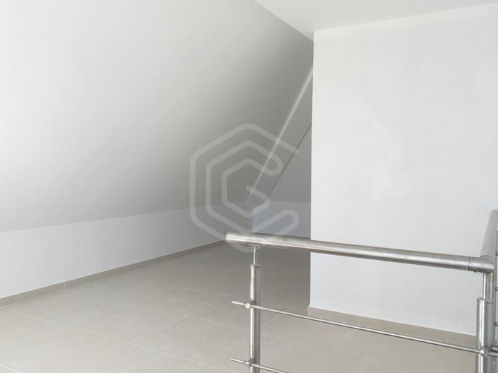 Image No.14-2 Bed House for sale