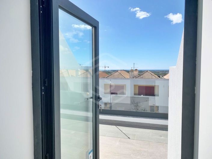 Image No.16-2 Bed House for sale