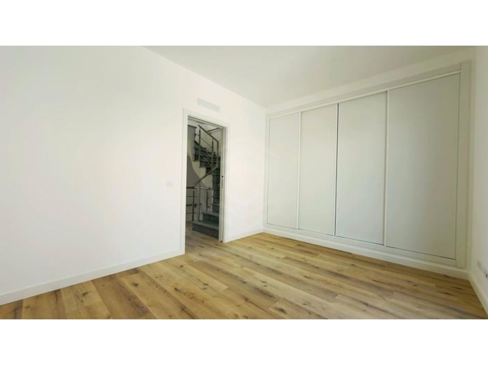 Image No.20-2 Bed House for sale