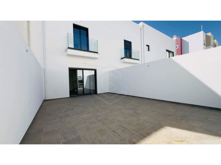 Image No.3-2 Bed House for sale