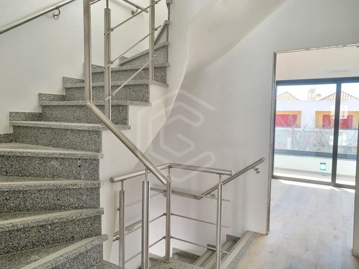 Image No.6-2 Bed House for sale