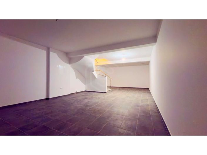 Image No.6-2 Bed House for sale